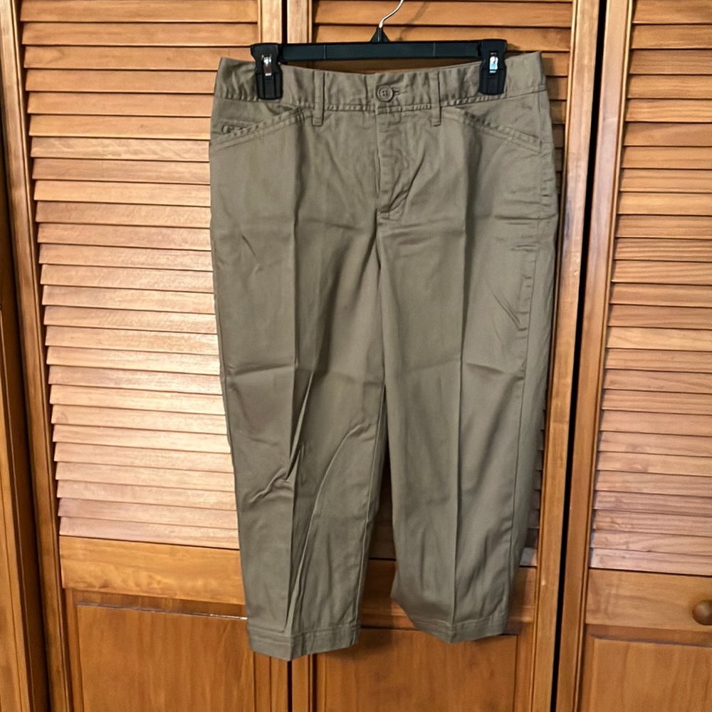 St. John’s Bay size 8 capris dark tan